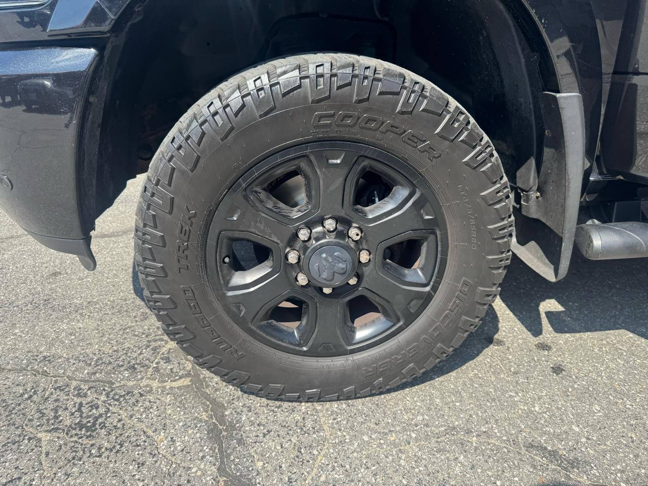 RAM 2500 Big Horn 4x4 Crew Cab 6'4" Box 2017