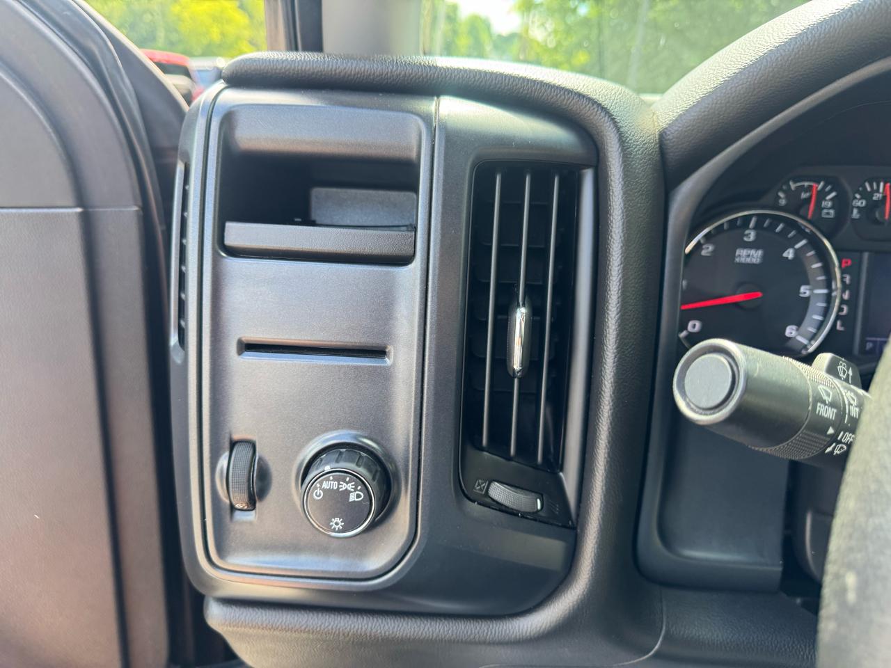 Chevrolet Silverado 1500 4WD Double Cab 143.5" Custom 2018