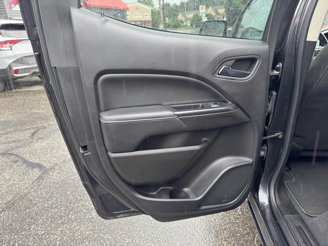 GMC Canyon 4WD Crew Cab 128" SLE 2020