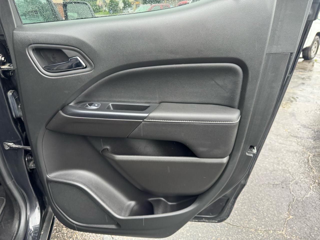 GMC Canyon 4WD Crew Cab 128" SLE 2020