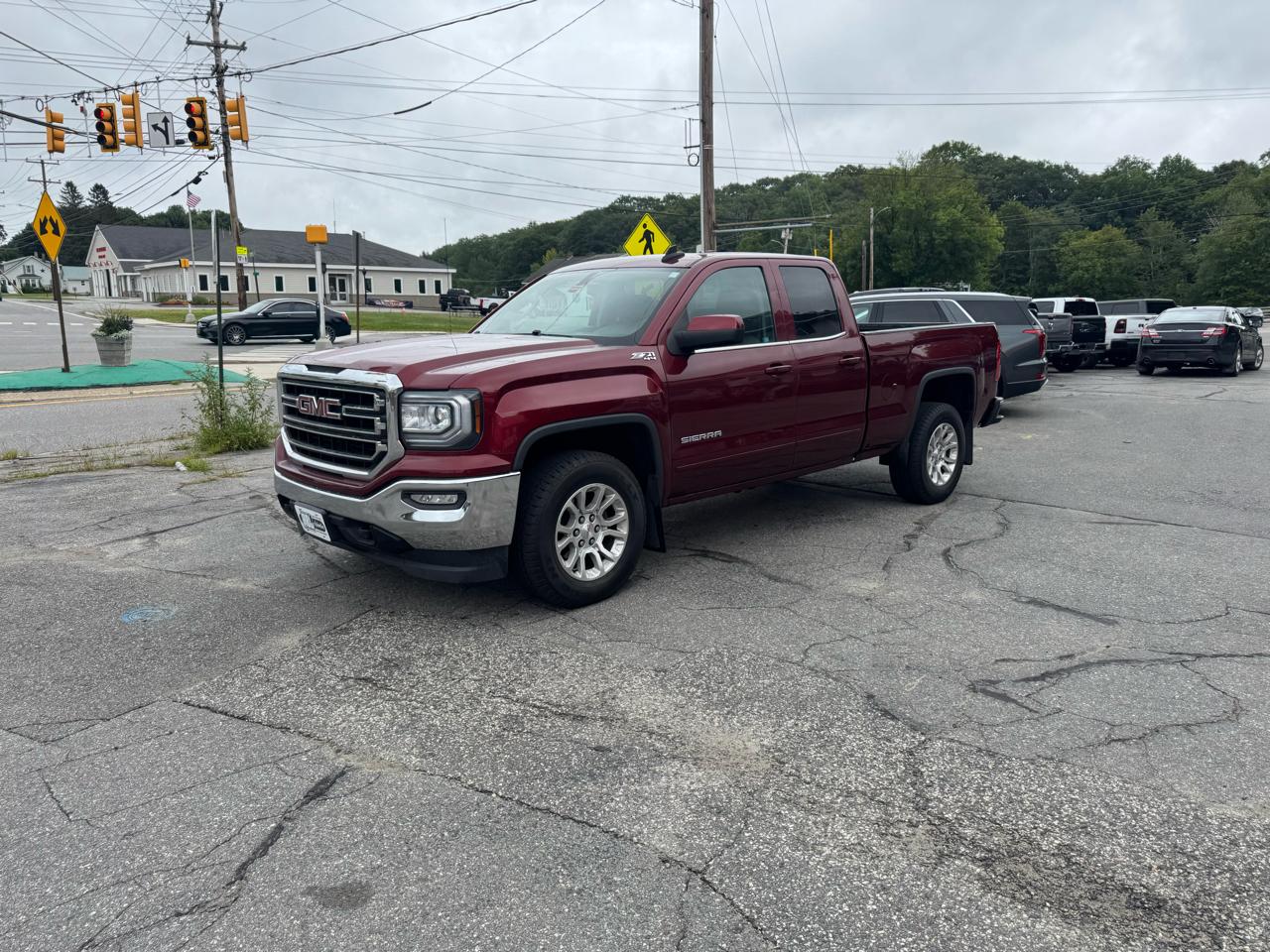 GMC Sierra 1500 4WD Double Cab 143.5" SLE 2017