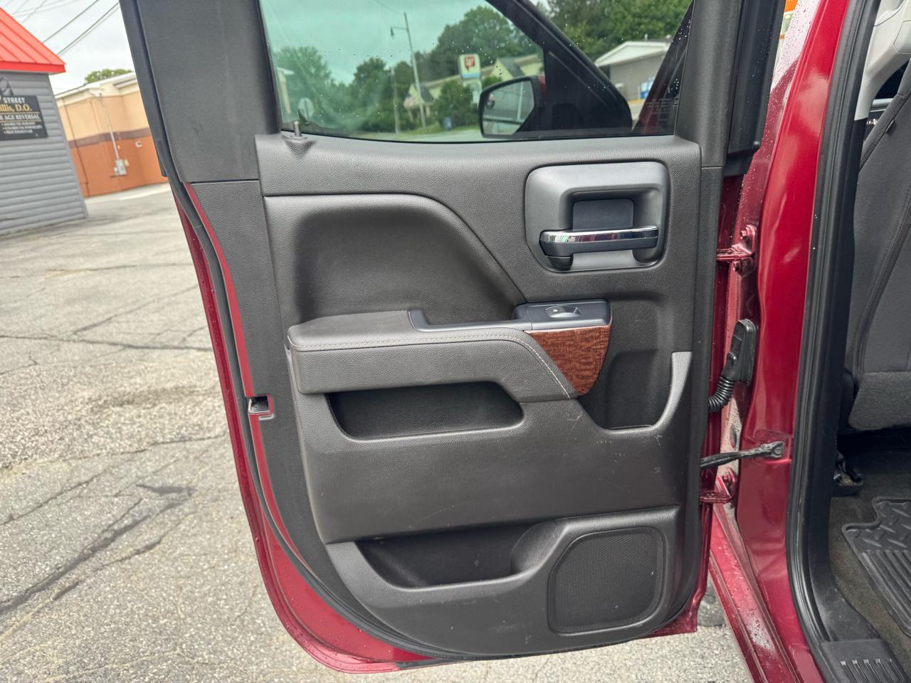 GMC Sierra 1500 4WD Double Cab 143.5" SLE 2017
