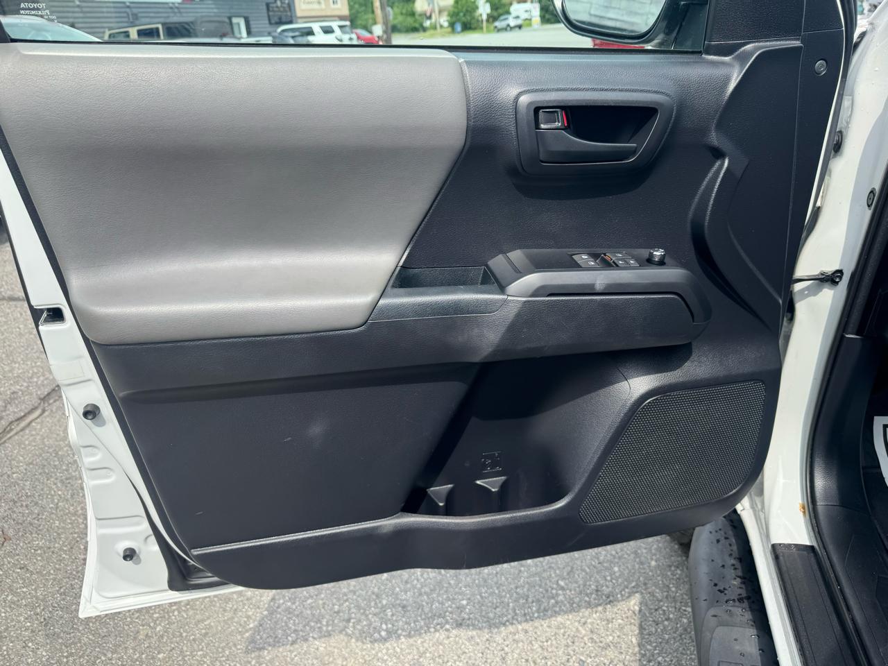 Toyota Tacoma SR Access Cab 6' Bed I4 4x4 AT (Natl) 2018