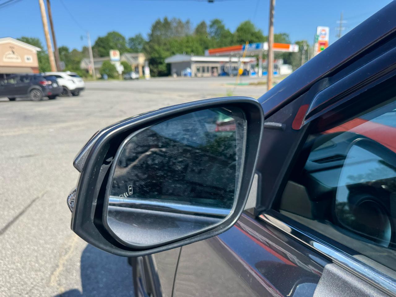 Toyota RAV4 XLE AWD (Natl) 2018