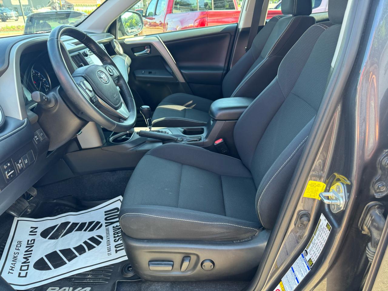 Toyota RAV4 XLE AWD (Natl) 2018