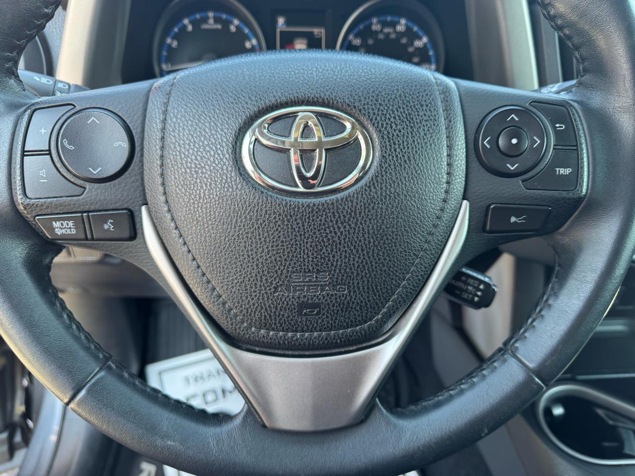 Toyota RAV4 XLE AWD (Natl) 2018