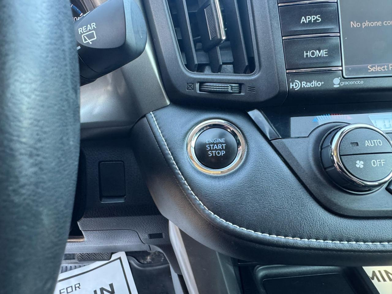 Toyota RAV4 XLE AWD (Natl) 2018