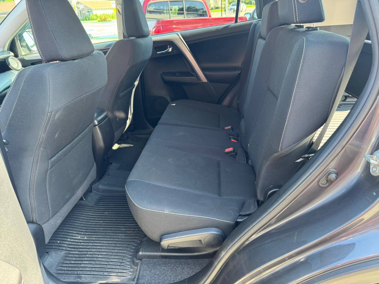 Toyota RAV4 XLE AWD (Natl) 2018