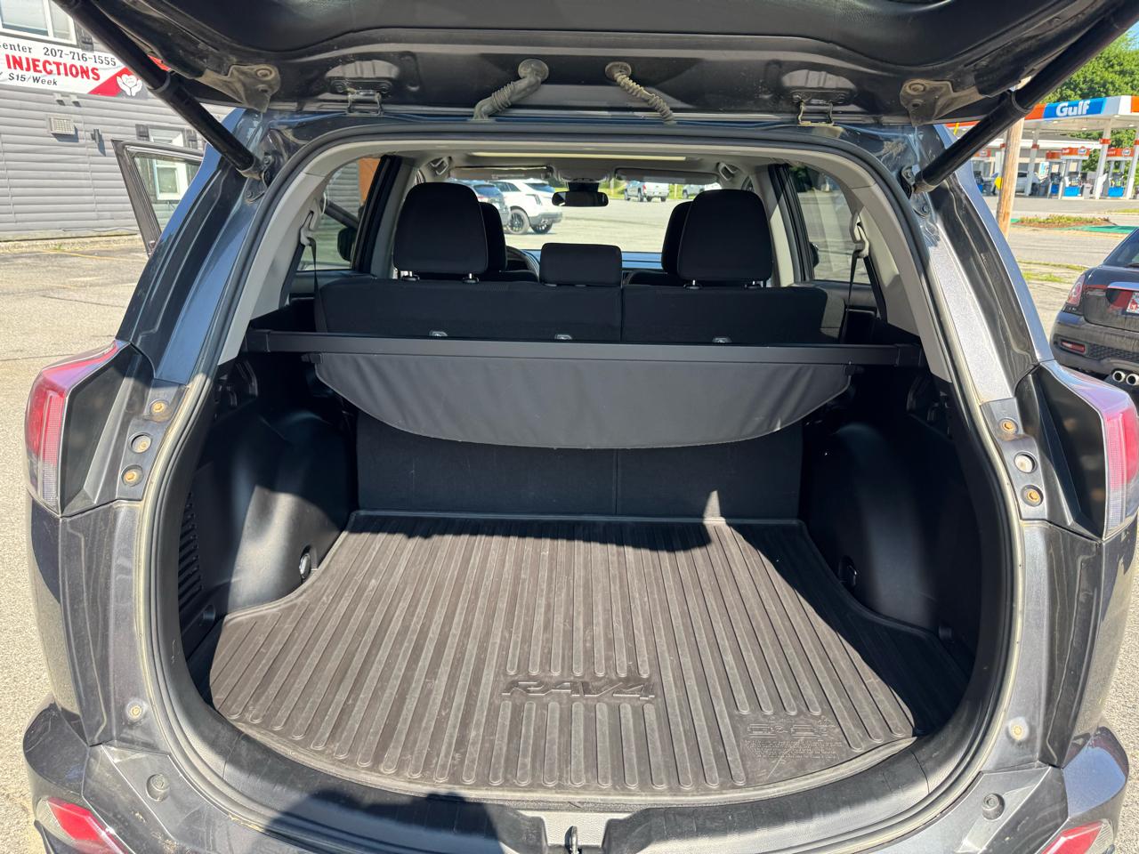 Toyota RAV4 XLE AWD (Natl) 2018