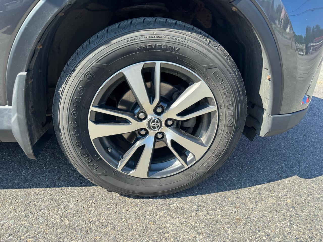 Toyota RAV4 XLE AWD (Natl) 2018