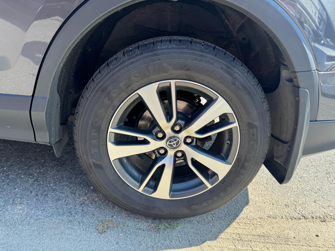 Toyota RAV4 XLE AWD (Natl) 2018
