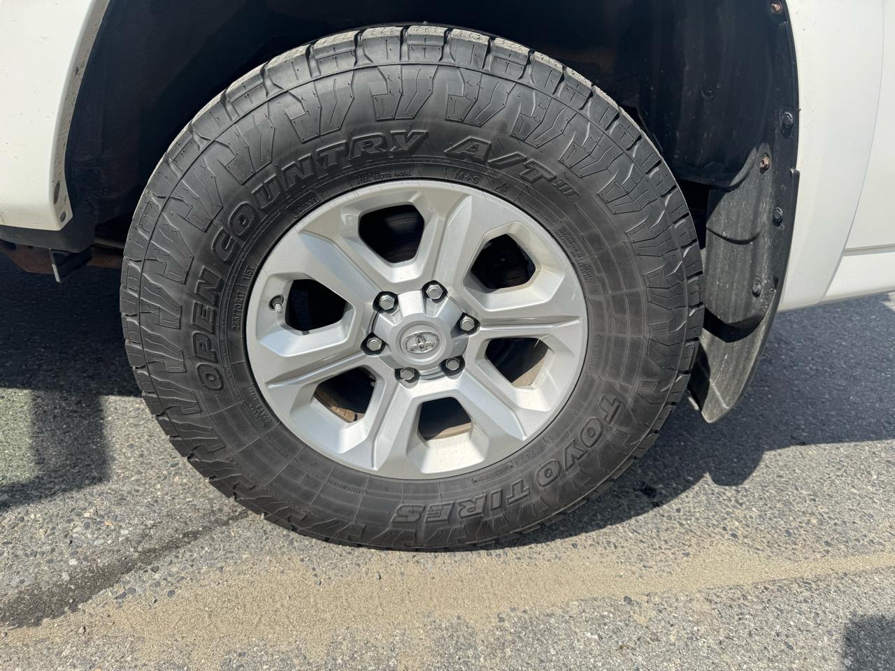 Toyota 4Runner 4dr SR5 V6 Auto 4WD (Natl) 2016