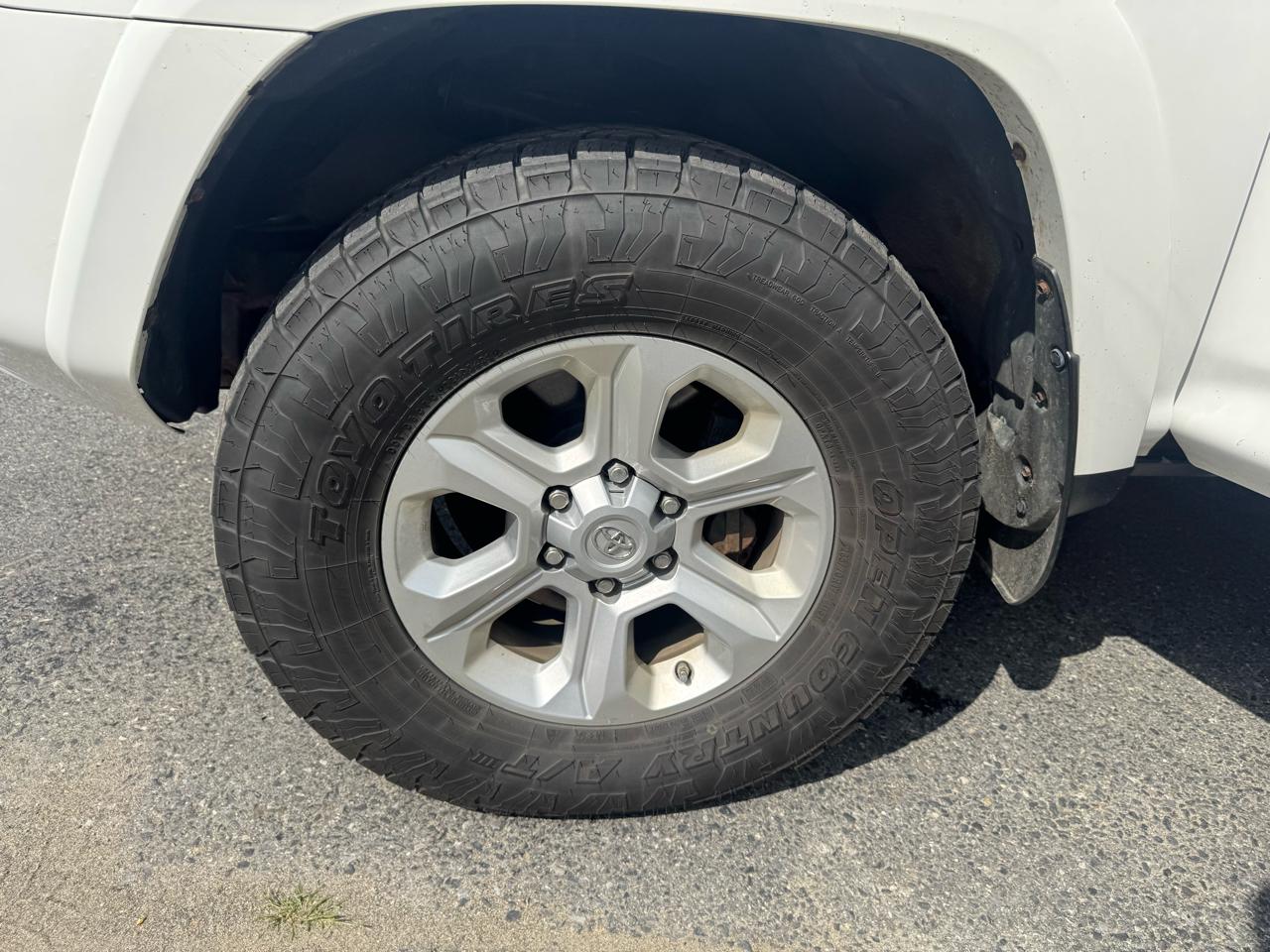 Toyota 4Runner 4dr SR5 V6 Auto 4WD (Natl) 2016