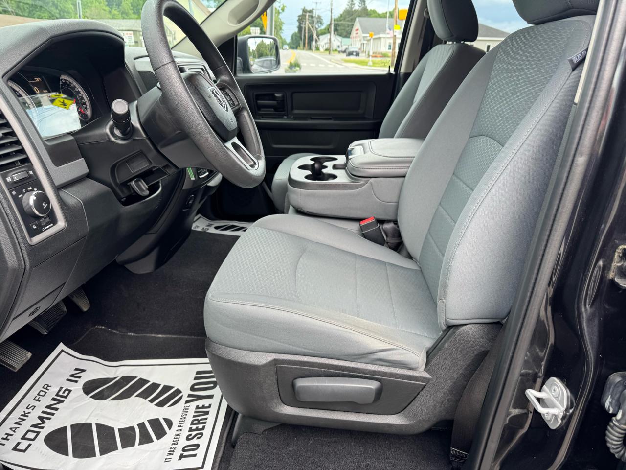 RAM 1500 Express 4x4 Quad Cab 6'4" Box 2018