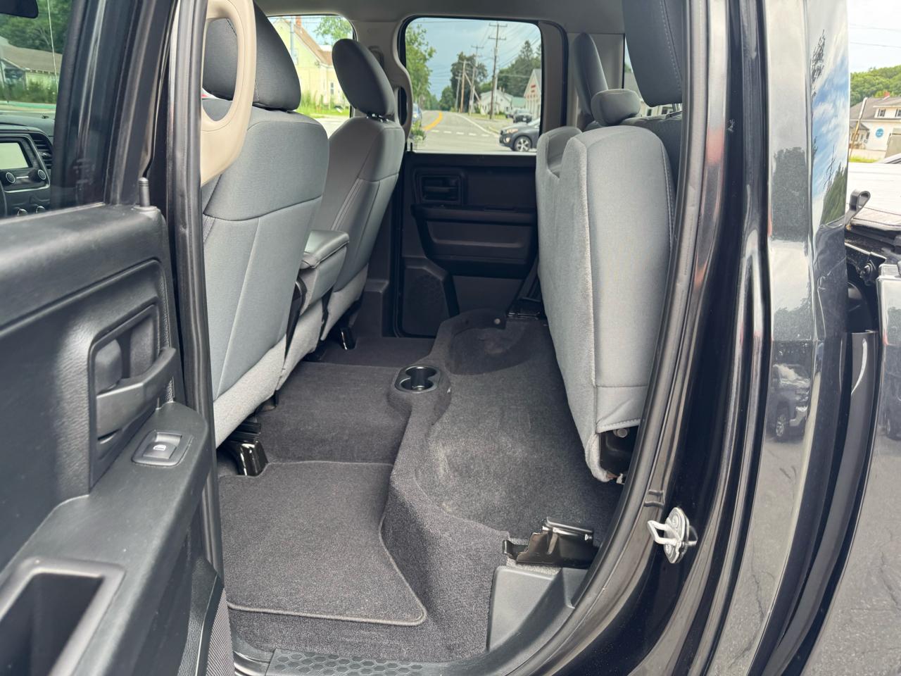 RAM 1500 Express 4x4 Quad Cab 6'4" Box 2018