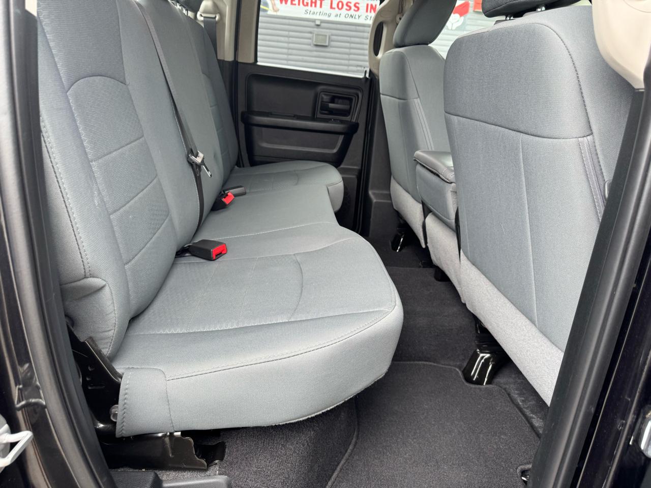 RAM 1500 Express 4x4 Quad Cab 6'4" Box 2018
