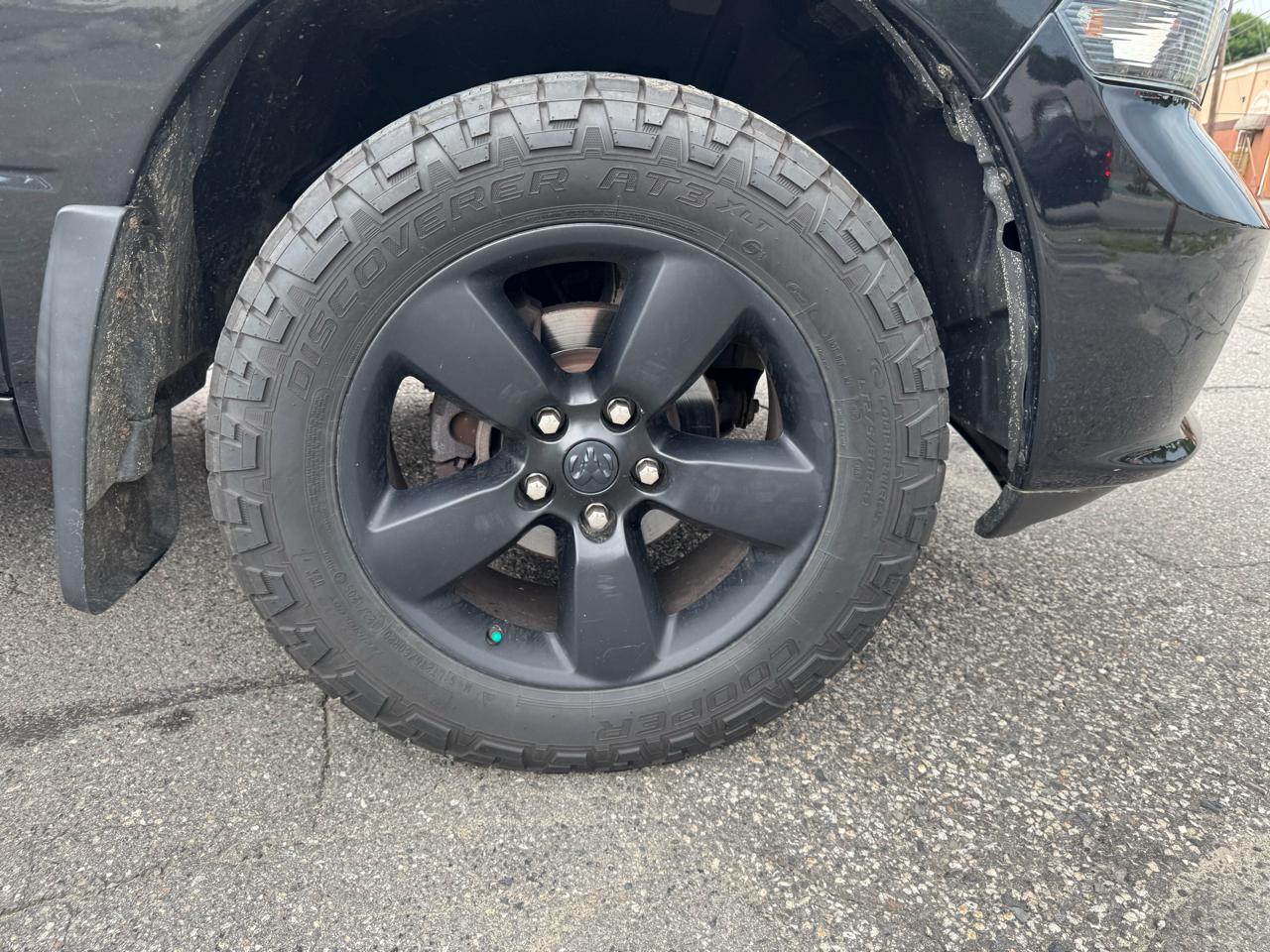 RAM 1500 Express 4x4 Quad Cab 6'4" Box 2018