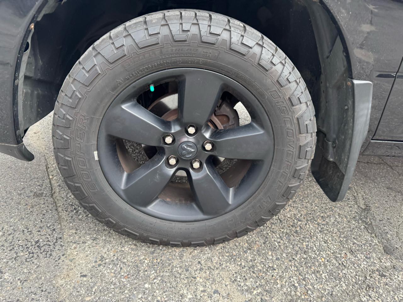 RAM 1500 Express 4x4 Quad Cab 6'4" Box 2018