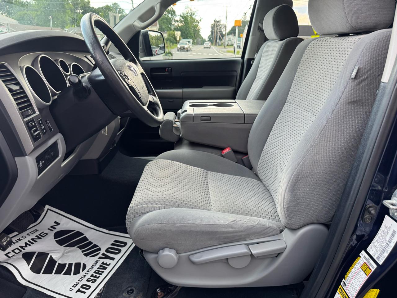 Toyota Tundra 4WD Truck CrewMax 5.7L V8 6-Spd AT (Natl) 2012