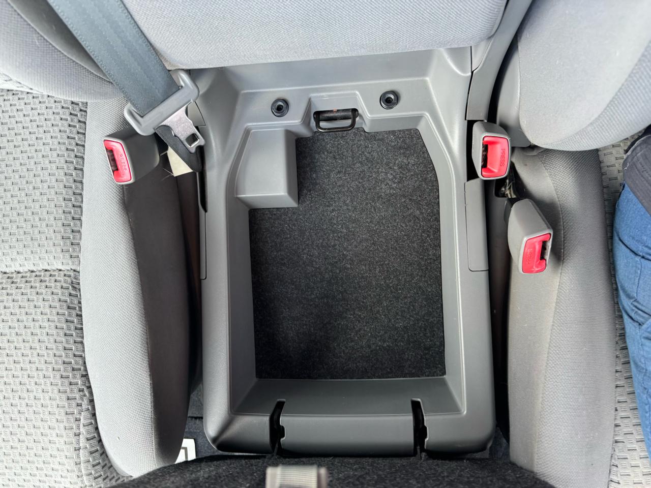 Toyota Tundra 4WD Truck CrewMax 5.7L V8 6-Spd AT (Natl) 2012