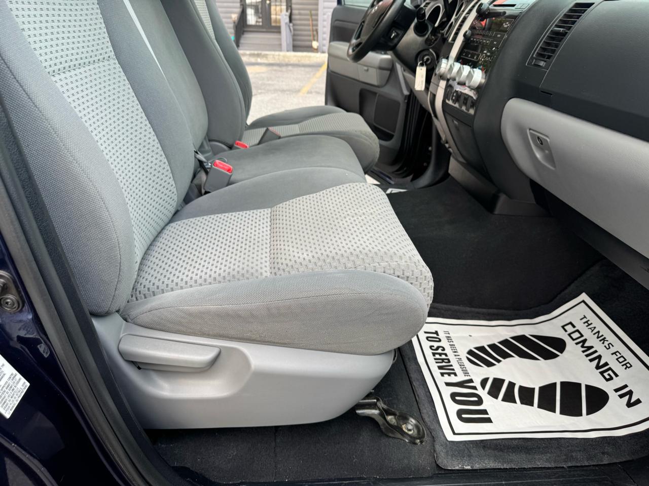 Toyota Tundra 4WD Truck CrewMax 5.7L V8 6-Spd AT (Natl) 2012