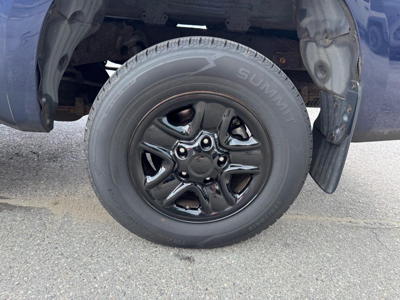 Toyota Tundra 4WD Truck CrewMax 5.7L V8 6-Spd AT (Natl) 2012