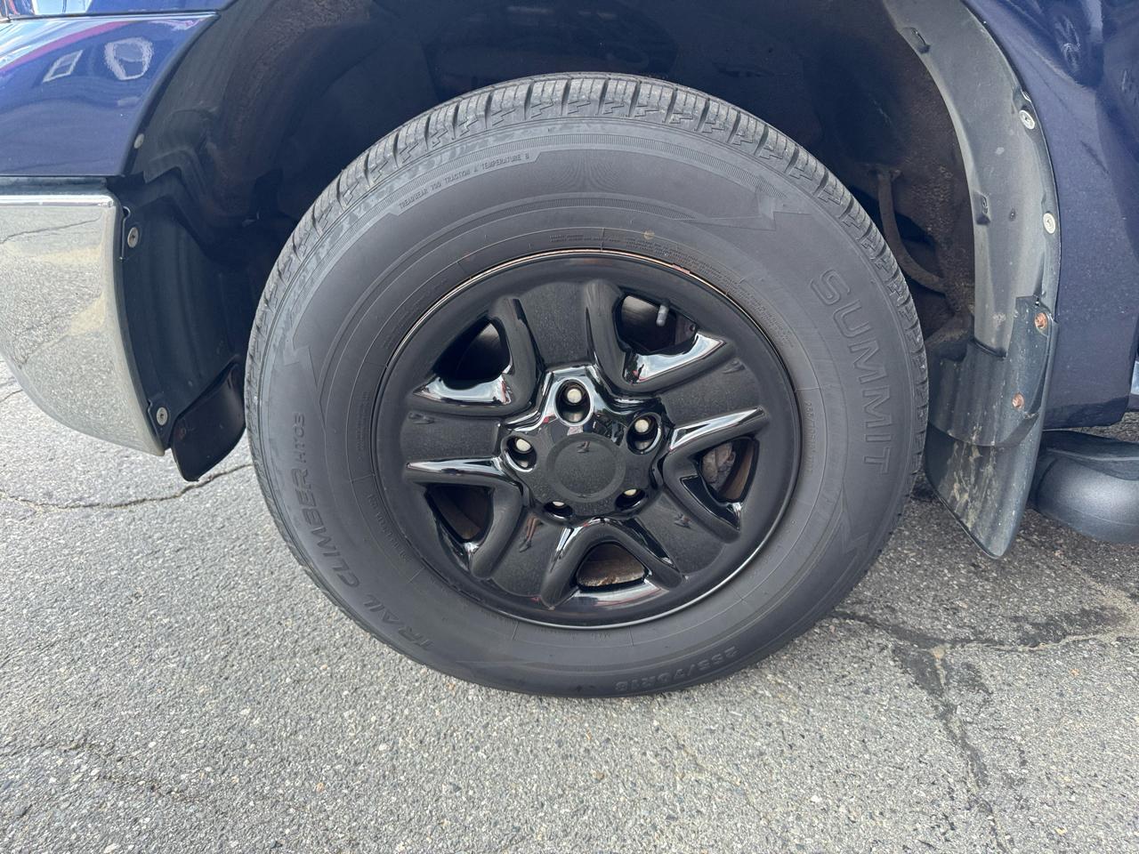 Toyota Tundra 4WD Truck CrewMax 5.7L V8 6-Spd AT (Natl) 2012