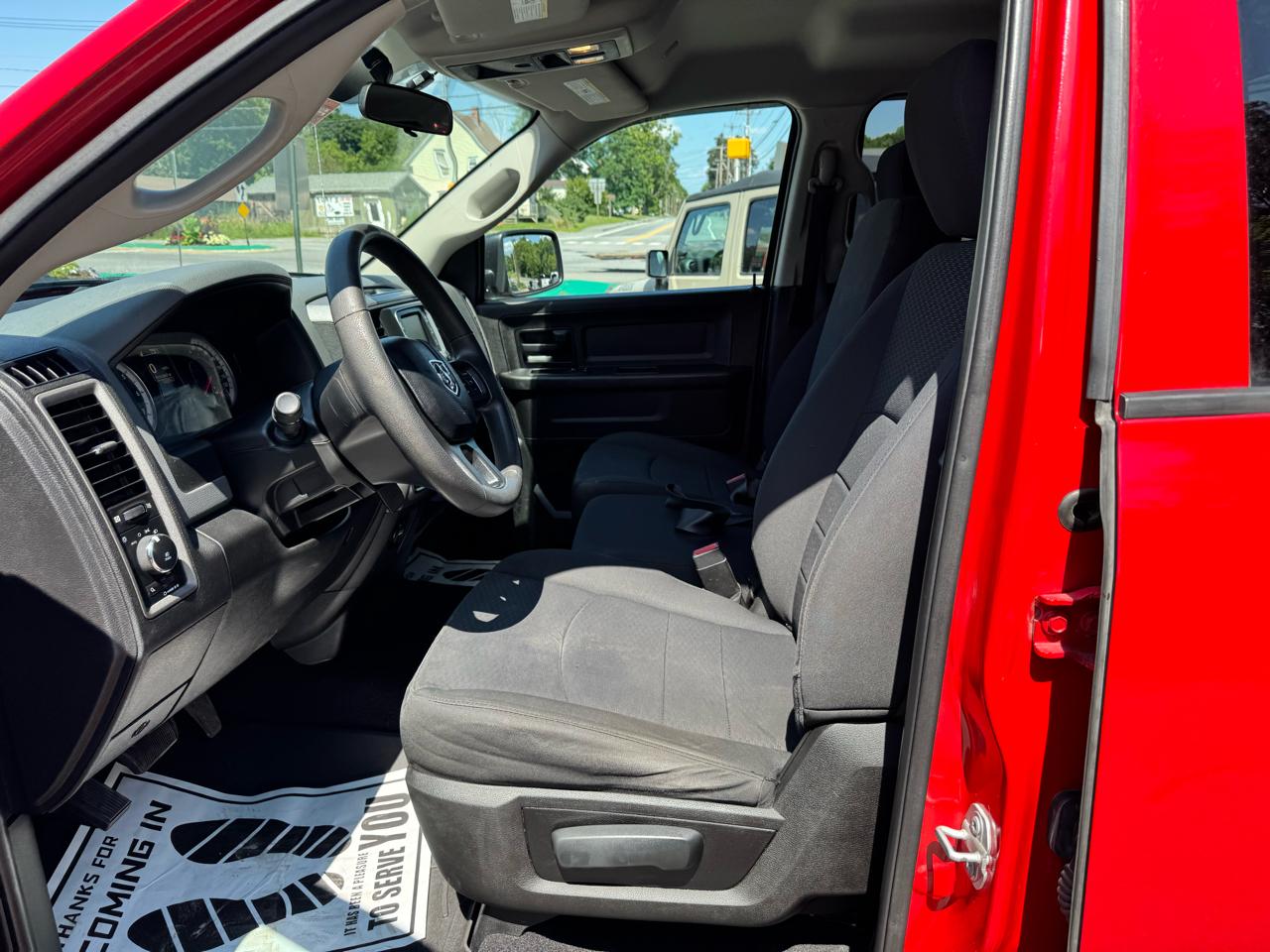 RAM 1500 Classic Express 4x4 Quad Cab 6'4" Box 2019