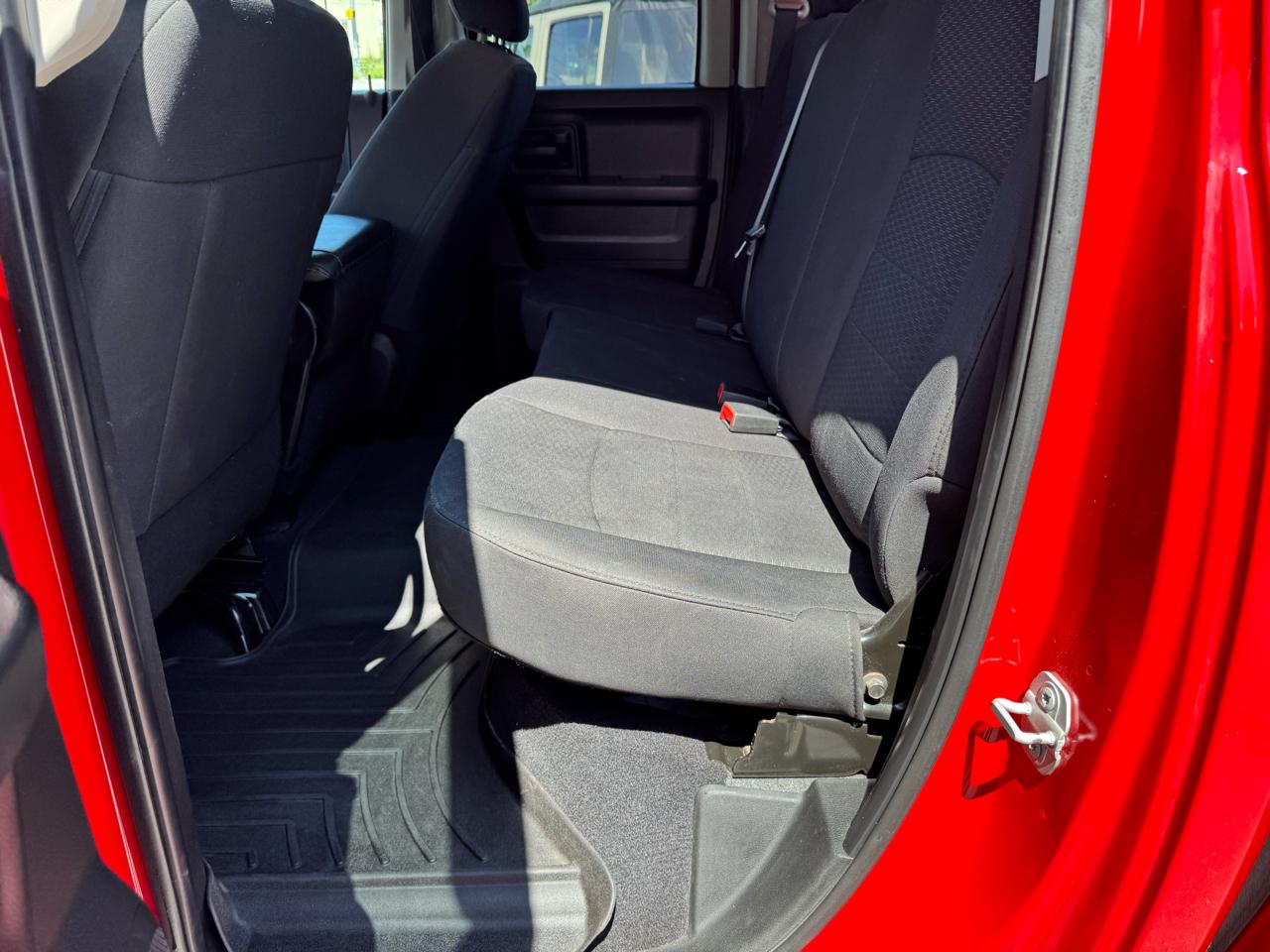 RAM 1500 Classic Express 4x4 Quad Cab 6'4" Box 2019