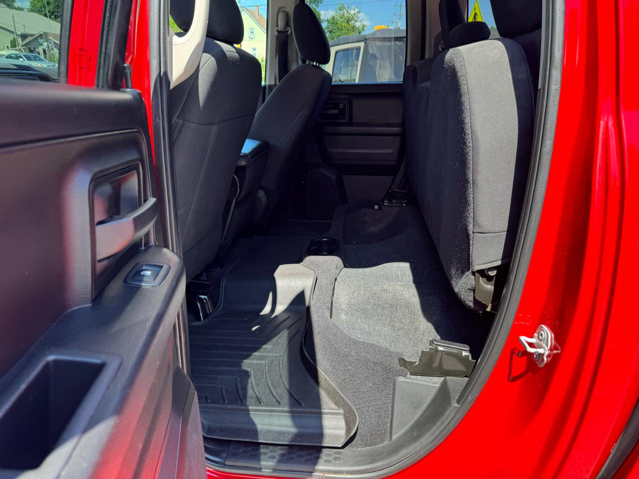 RAM 1500 Classic Express 4x4 Quad Cab 6'4" Box 2019