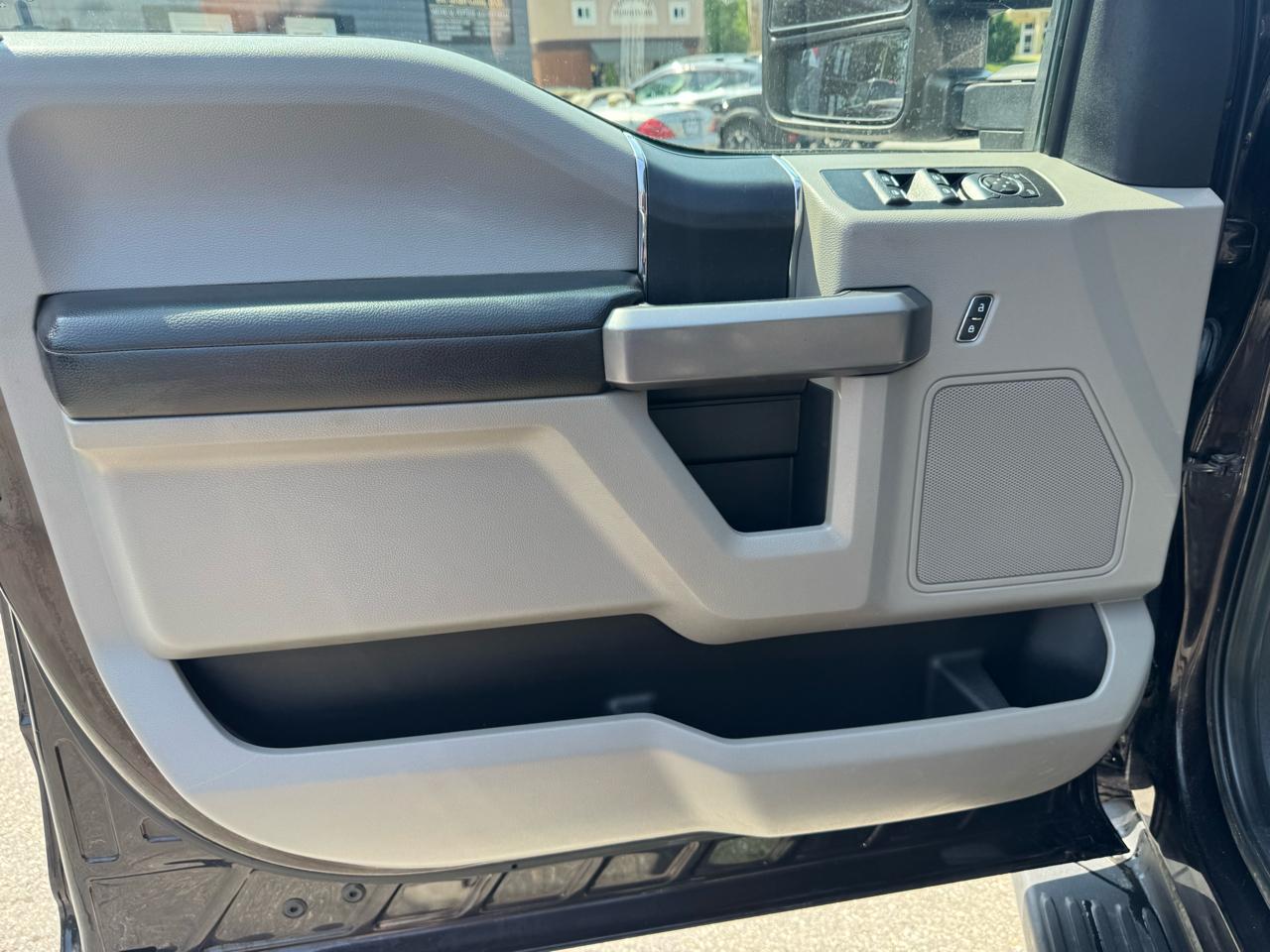 Ford F-150 XLT SuperCab 5.5-ft Box 4WD 2020