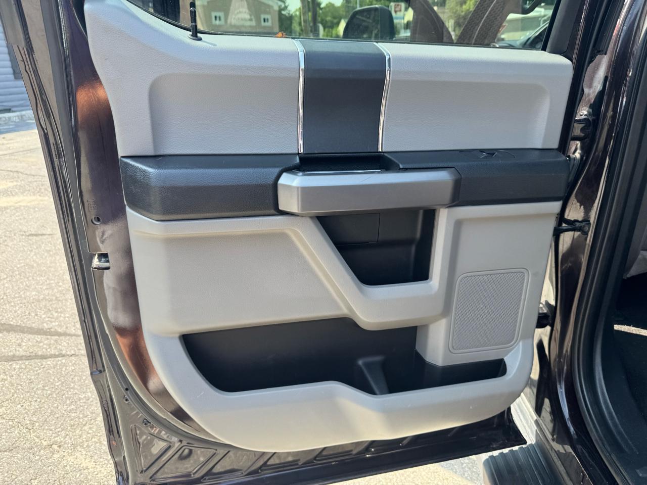 Ford F-150 XLT SuperCab 5.5-ft Box 4WD 2020