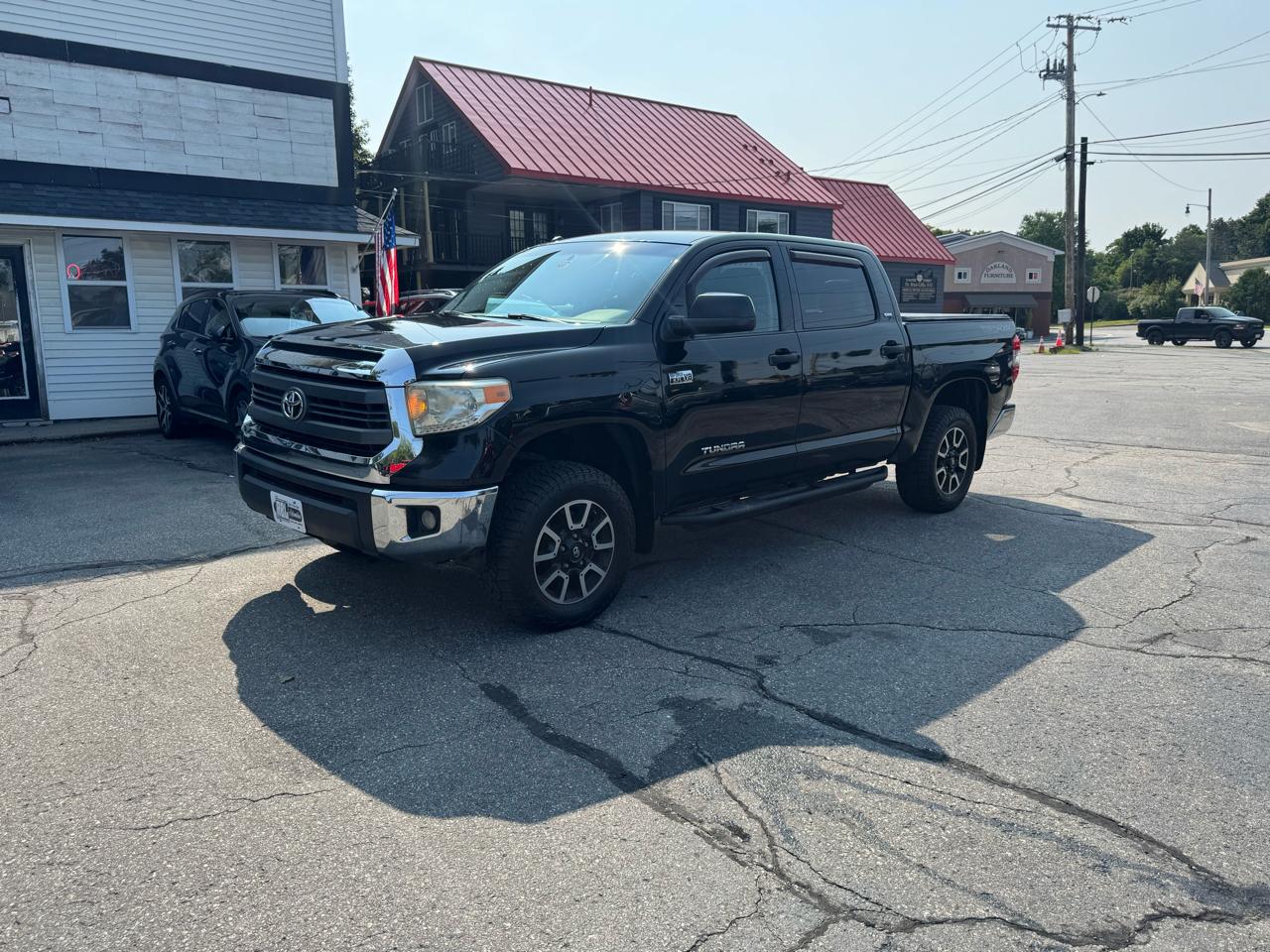 Toyota Tundra 4WD Truck CrewMax 5.7L V8 6-Spd AT SR5 (Natl) 2014