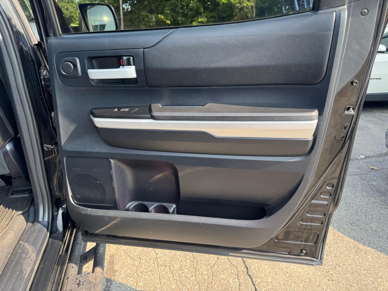 Toyota Tundra 4WD Truck CrewMax 5.7L V8 6-Spd AT SR5 (Natl) 2014