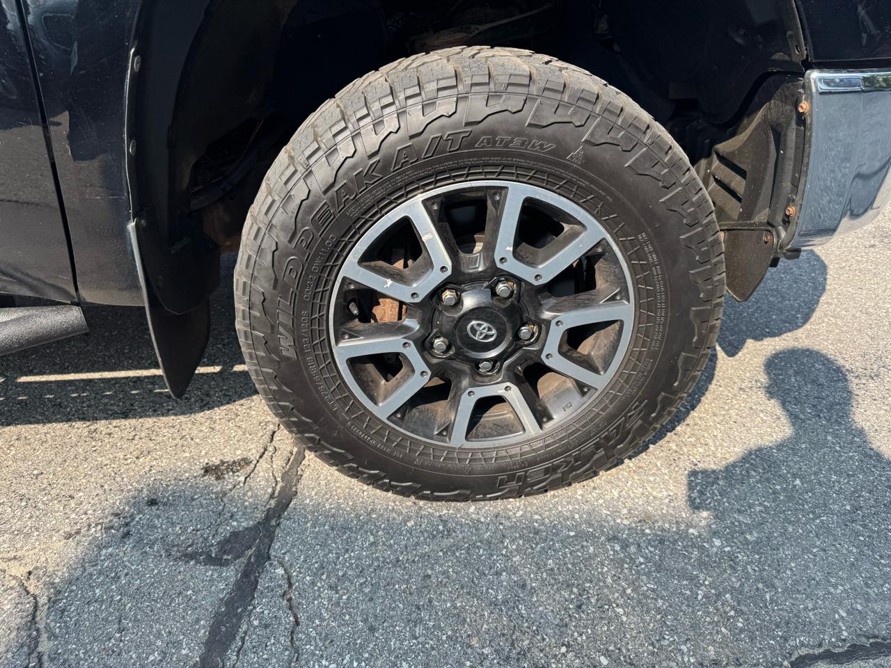 Toyota Tundra 4WD Truck CrewMax 5.7L V8 6-Spd AT SR5 (Natl) 2014