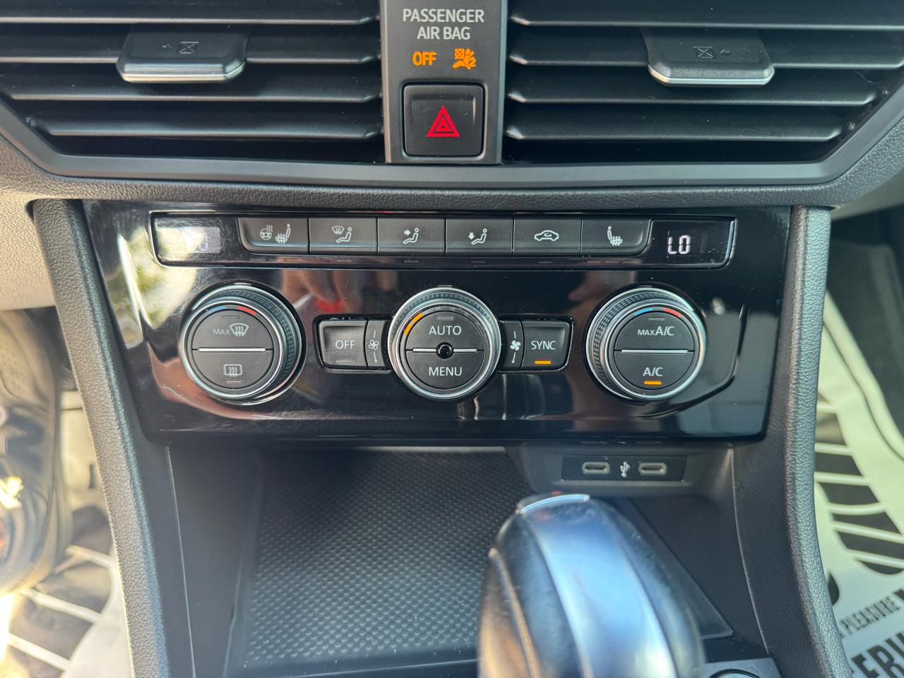 Volkswagen Jetta R-Line Auto w/SULEV 2020