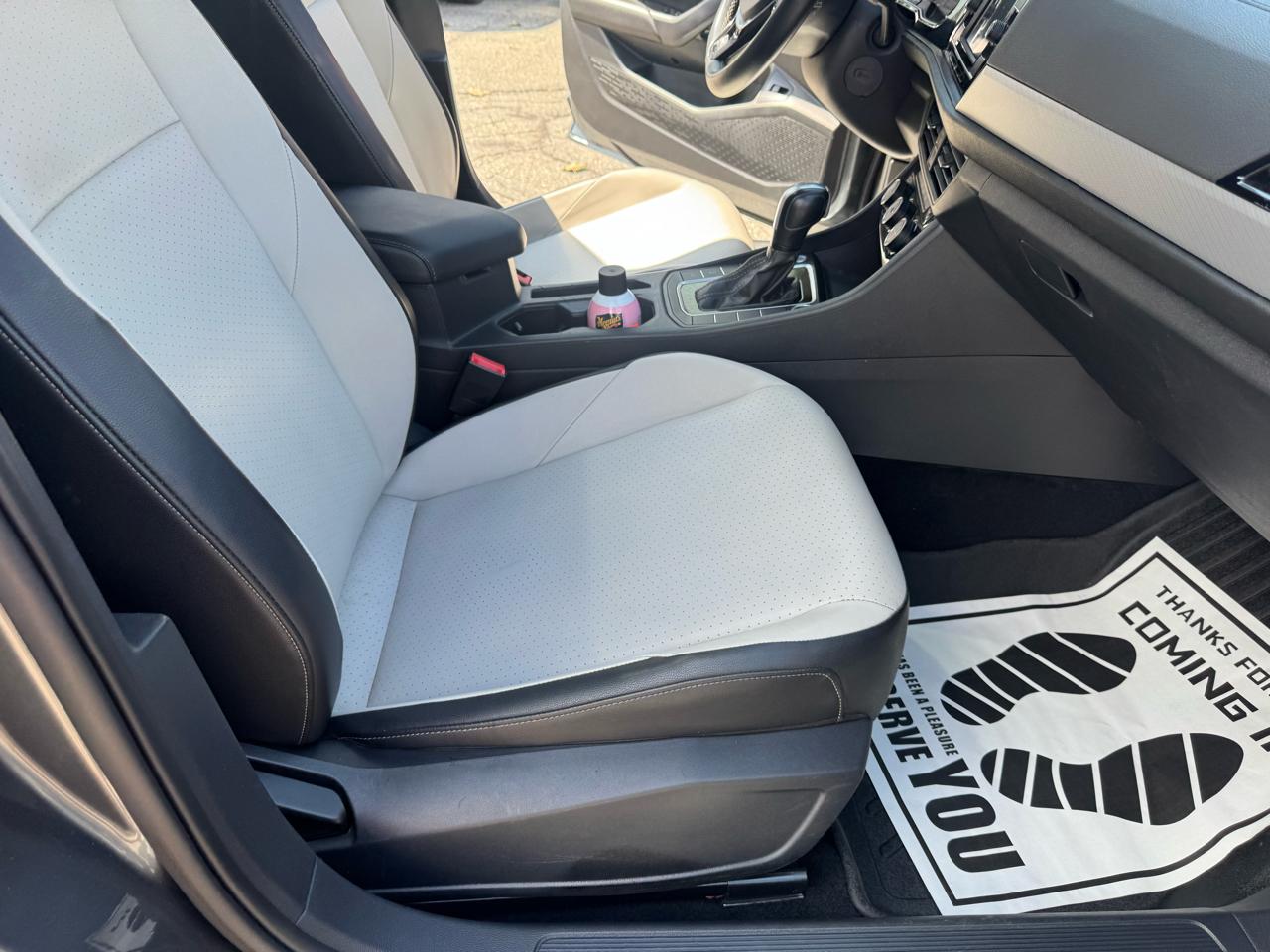Volkswagen Jetta R-Line Auto w/SULEV 2020