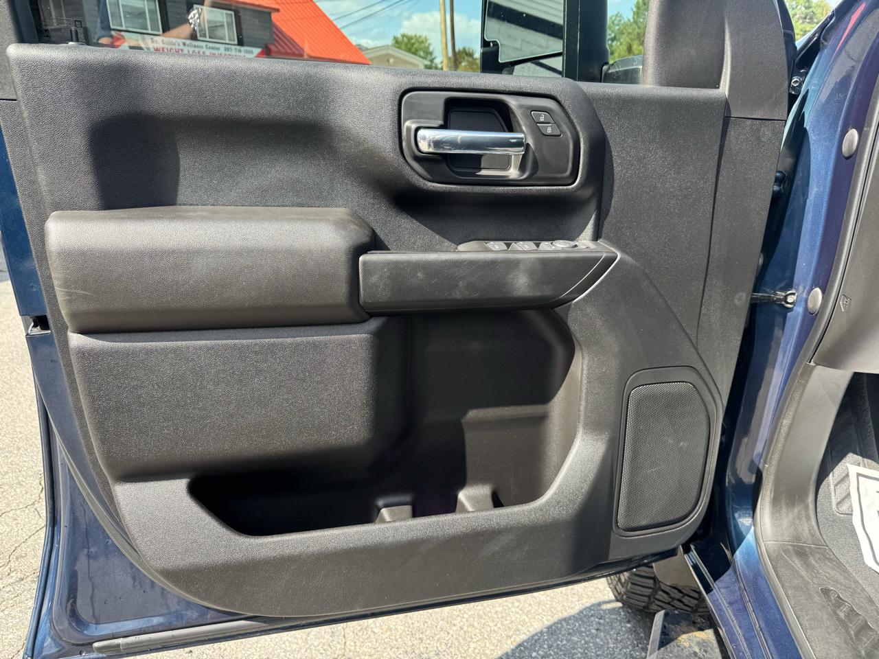 Chevrolet Silverado 2500HD 4WD Crew Cab 159" Custom 2020