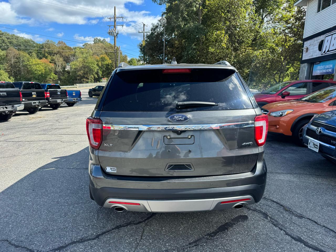 Ford Explorer XLT 4WD 2017