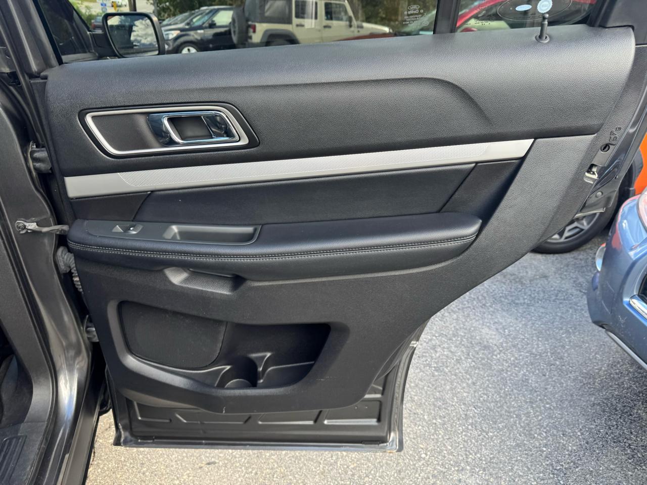 Ford Explorer XLT 4WD 2017