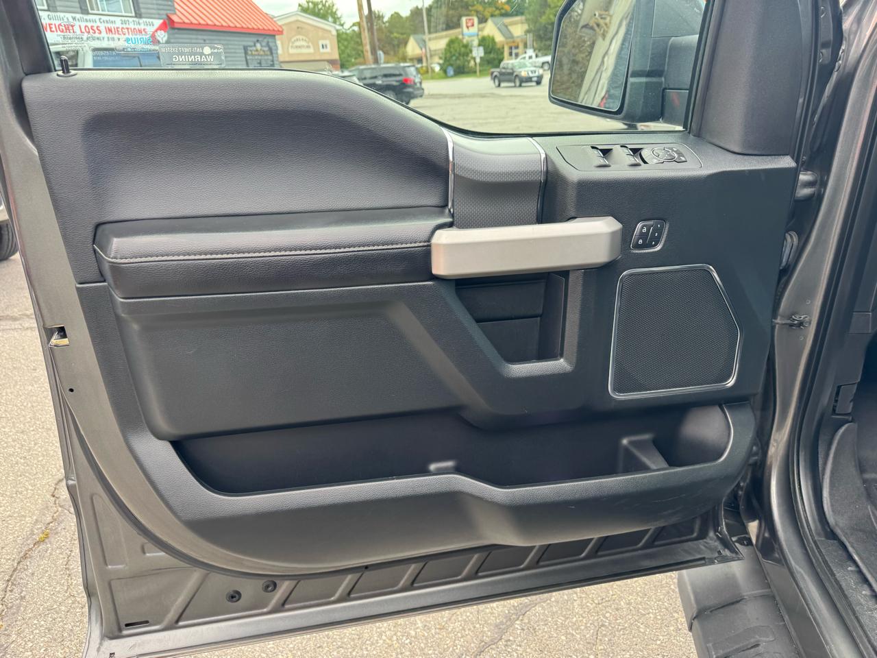 Ford F-150 4WD SuperCrew 145" Lariat 2016