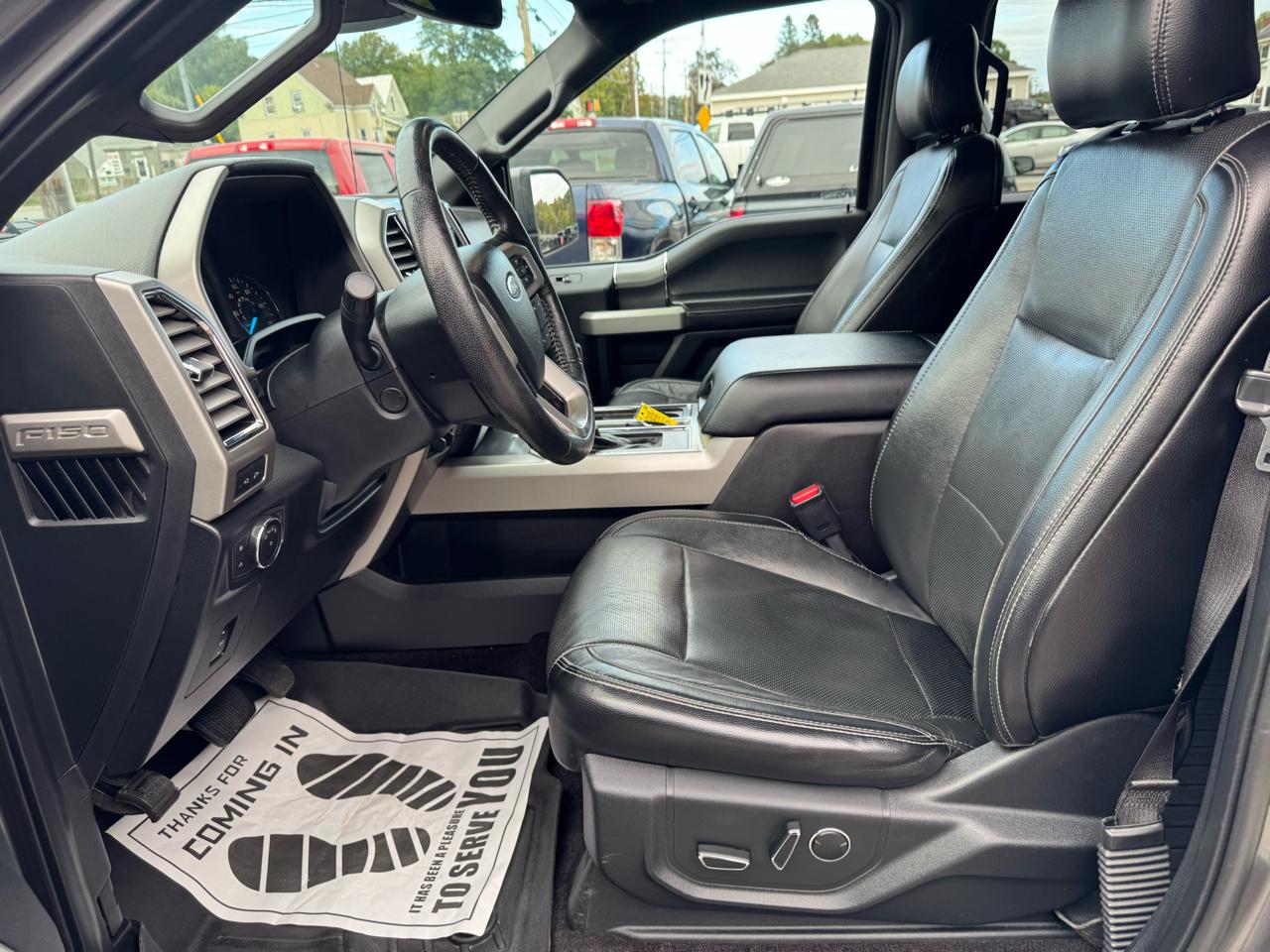 Ford F-150 4WD SuperCrew 145" Lariat 2016
