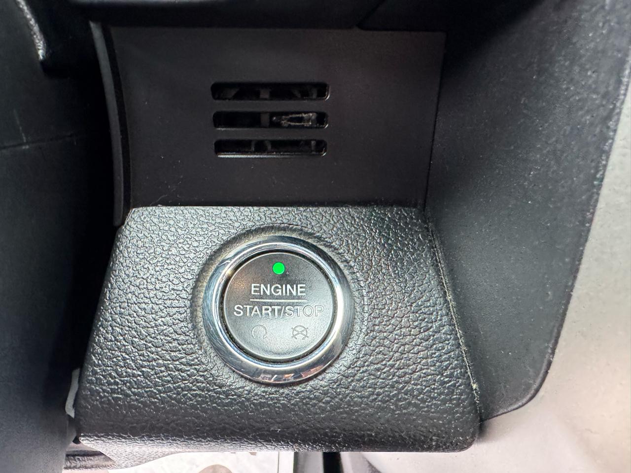 Ford F-150 4WD SuperCrew 145" Lariat 2016