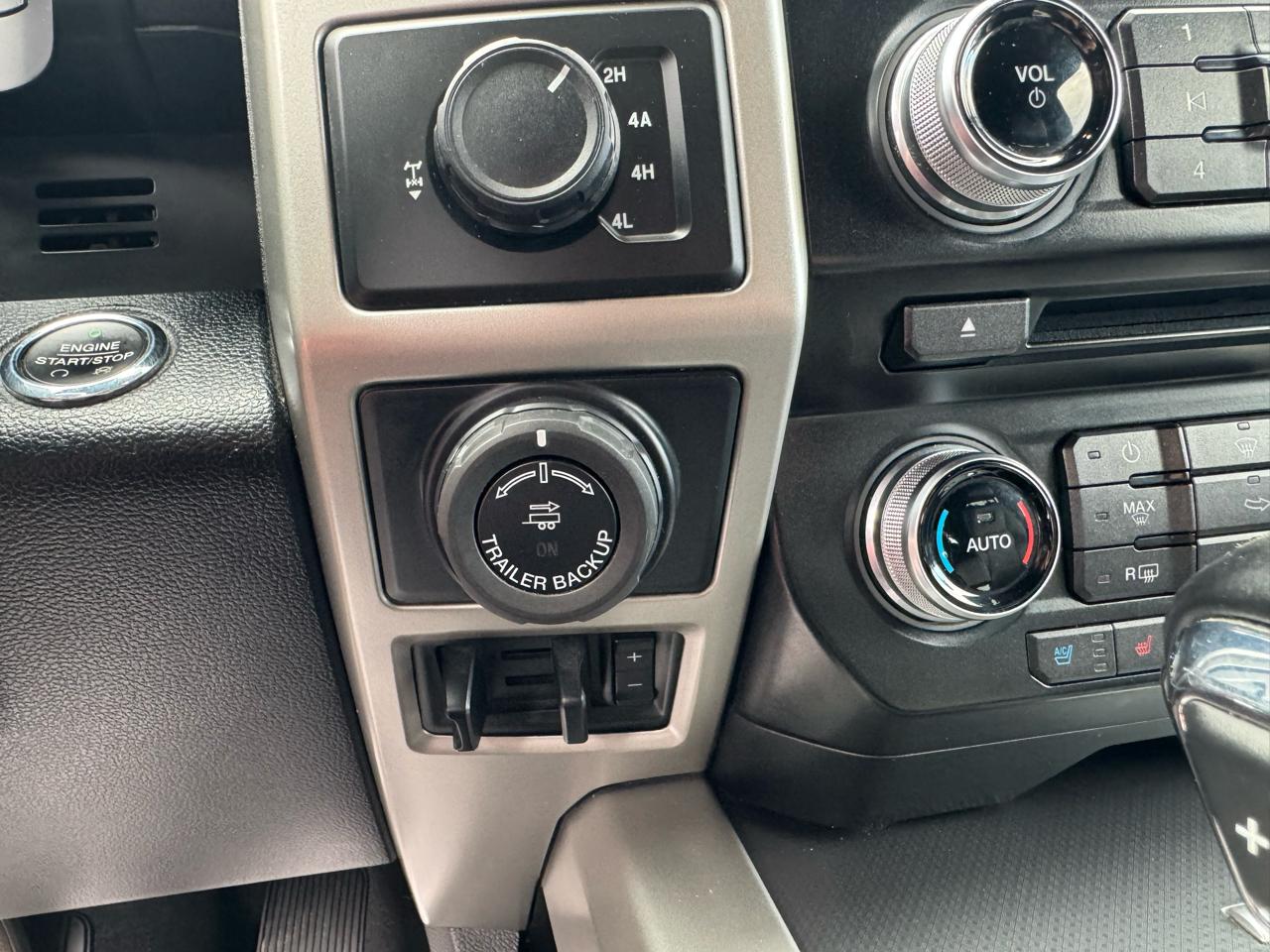 Ford F-150 4WD SuperCrew 145" Lariat 2016