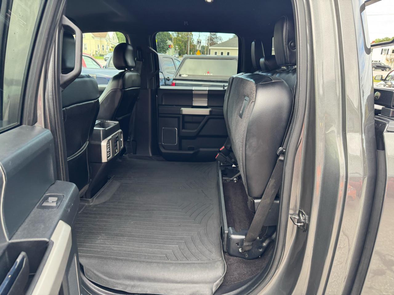 Ford F-150 4WD SuperCrew 145" Lariat 2016