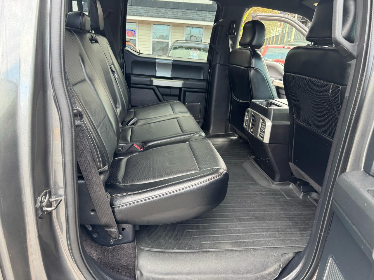 Ford F-150 4WD SuperCrew 145" Lariat 2016