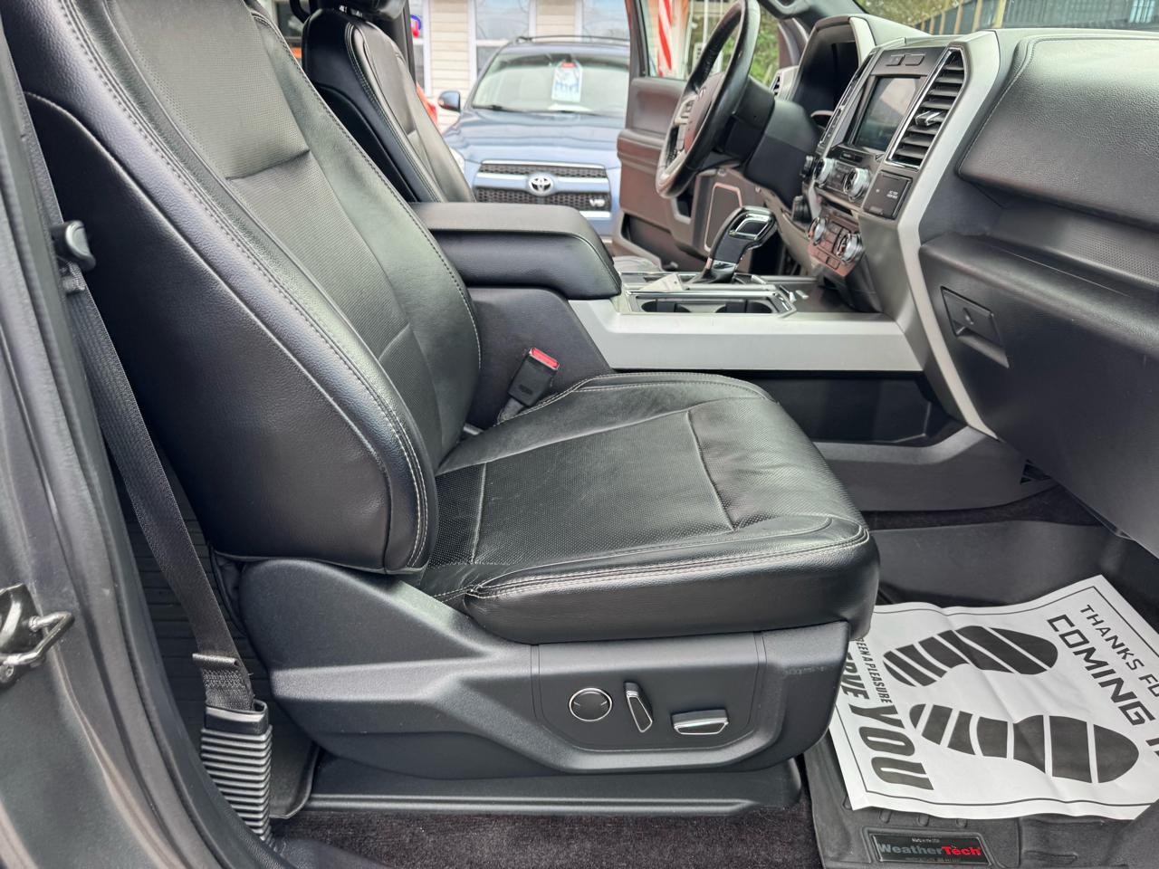 Ford F-150 4WD SuperCrew 145" Lariat 2016