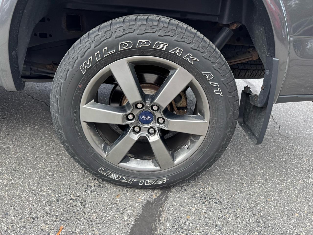 Ford F-150 4WD SuperCrew 145" Lariat 2016