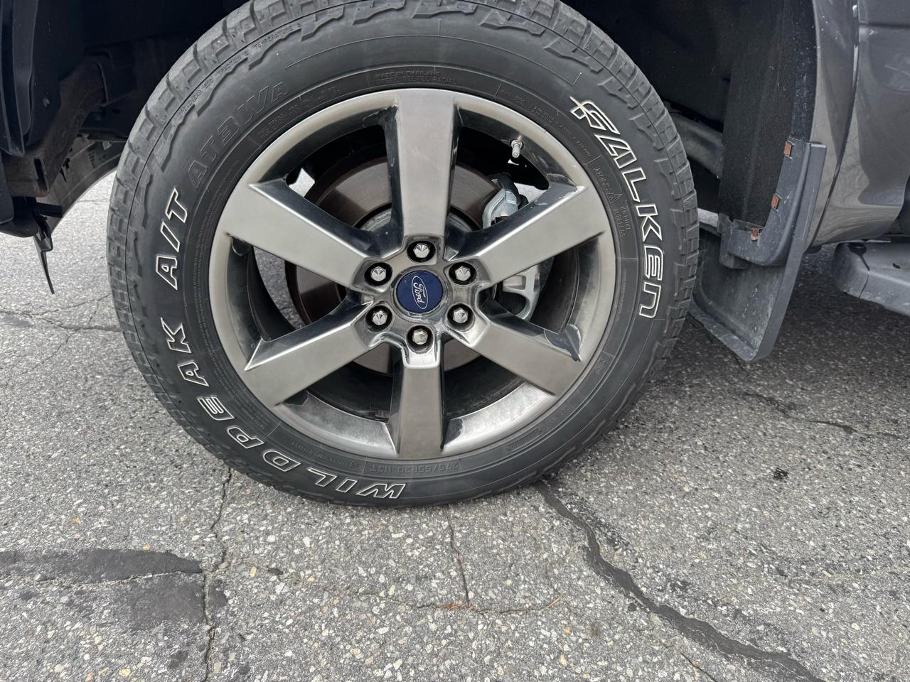 Ford F-150 4WD SuperCrew 145" Lariat 2016