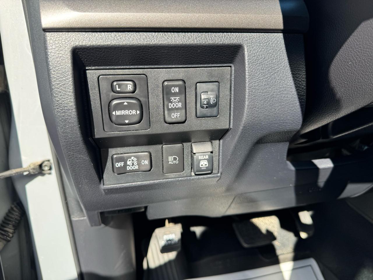 Toyota Tundra 4WD SR5 CrewMax 5.5' Bed 5.7L (Natl) 2020